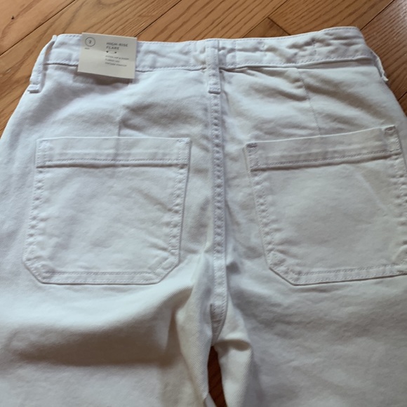 New Universal Threads High Rise Flare size 2 - Picture 7 of 9